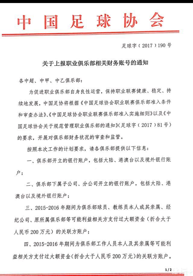 电影已经丧失了过去艺术的神圣感和权威性，电影打破了艺术的垄断，消除了资源的匮乏，使大众都能分享到它。